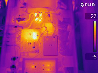 La caméra thermique a aussi été utilisée pour tester l'électronique embarquée et identifier les parties qui consomment le plus d'énergie.