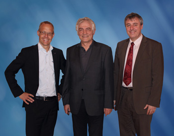 De gauche à droite: Staffan Dahlström, CEO HMS; Prof. Dr.-Ing. Konrad Etschberger, Fondateur IXXAT; Christian Schlegel, Manager IXXAT De gauche à droite: Staffan Dahlström, CEO HMS; Prof. Dr.-Ing. Konrad Etschberger, Fondateur IXXAT; Christian Schlegel, Manager IXXAT